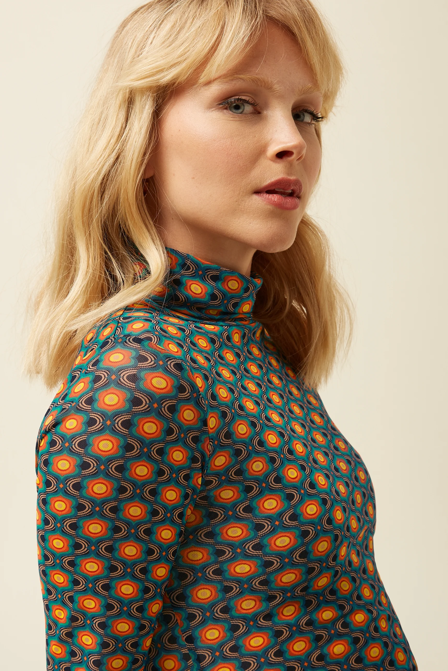 Rollneck Top Duper Mesh